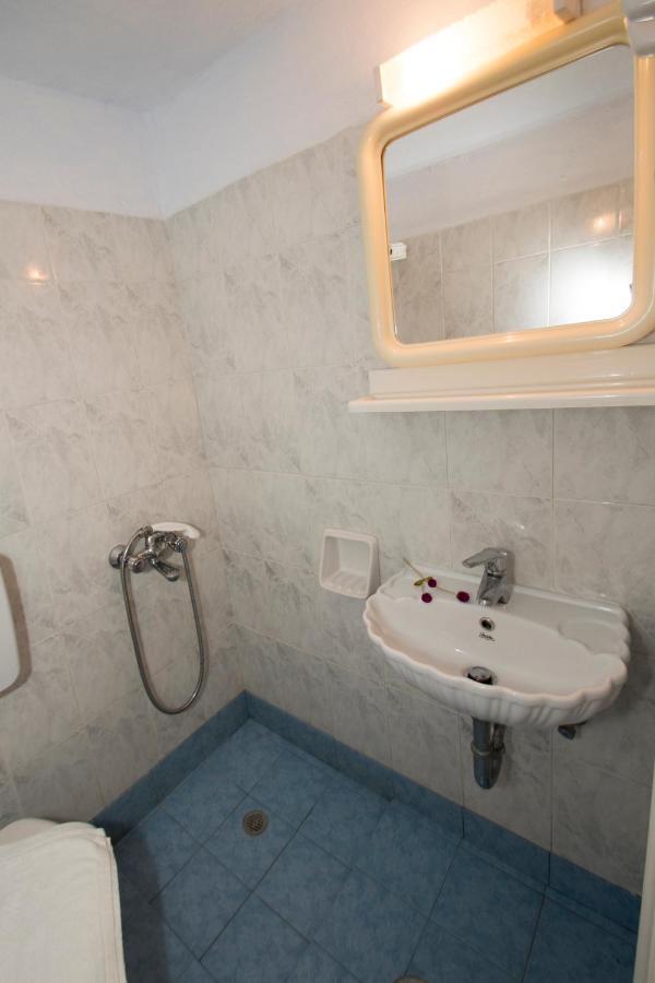 Damianos Rooms Adamantas  Bagian luar foto