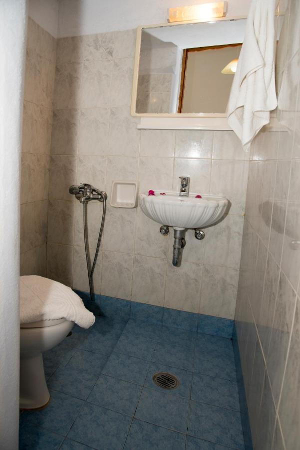 Damianos Rooms Adamantas  Bagian luar foto